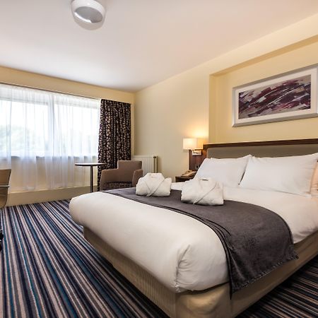 Holiday Inn Reading West By Ihg Экстерьер фото