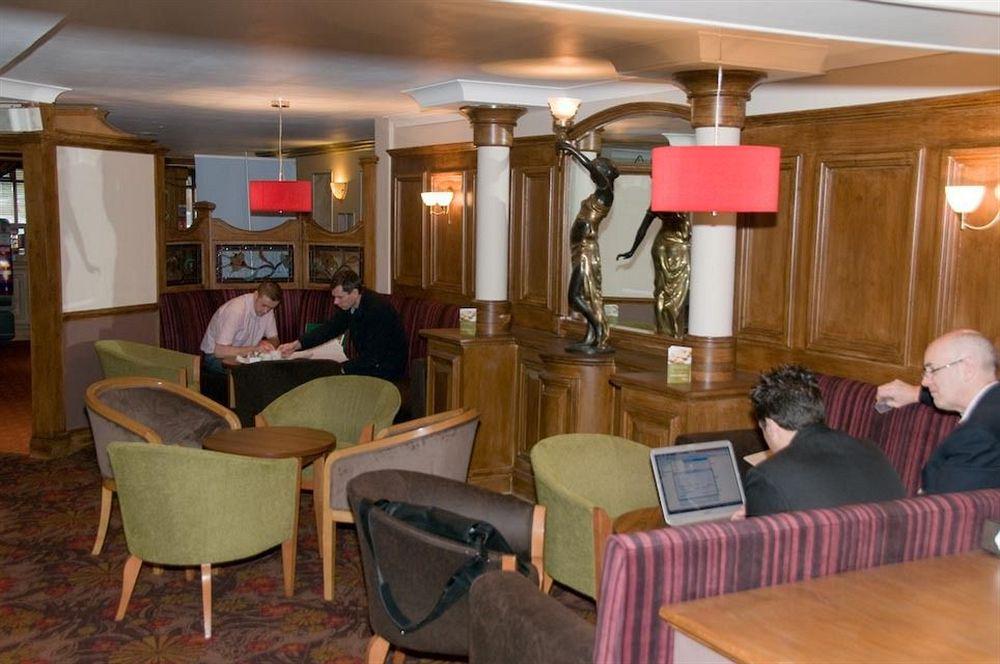 Holiday Inn Reading West By Ihg Ресторан фото