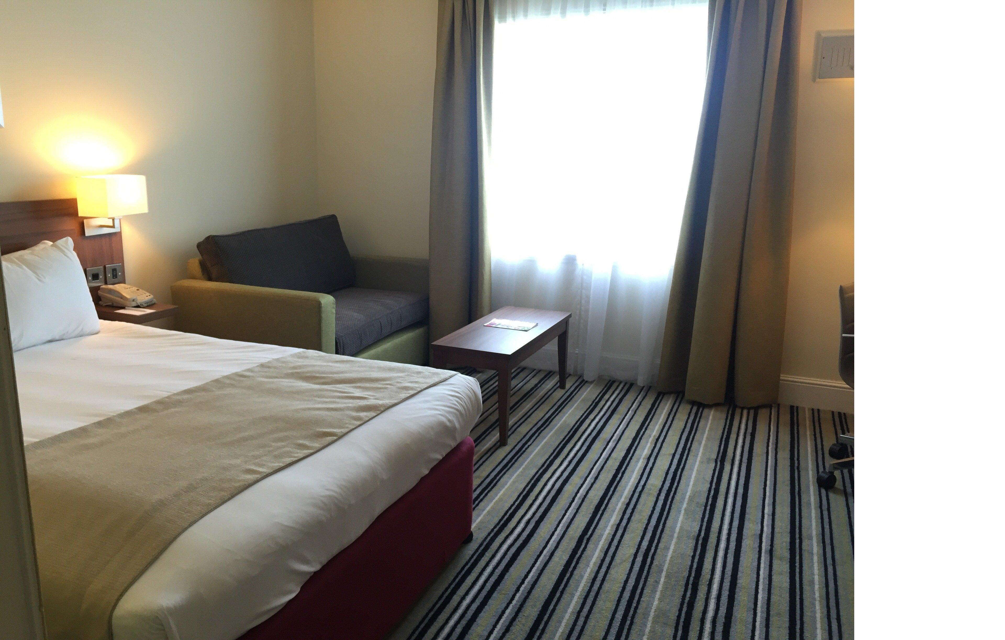 Holiday Inn Reading West By Ihg Экстерьер фото
