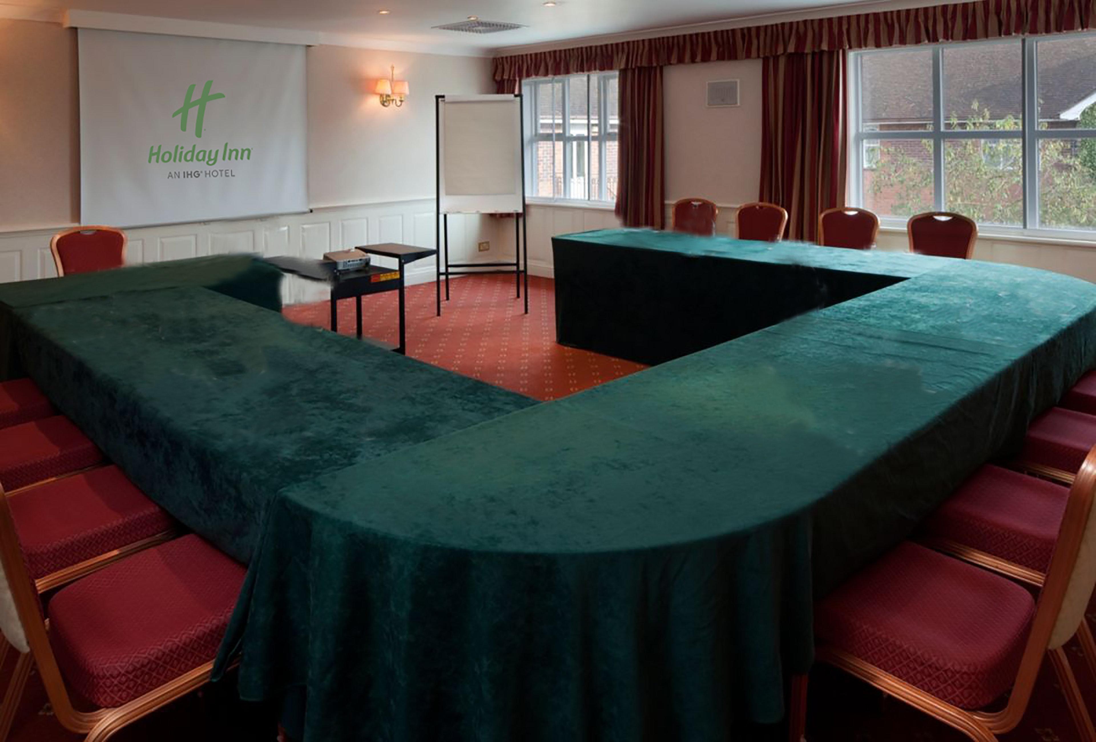 Holiday Inn Reading West By Ihg Экстерьер фото