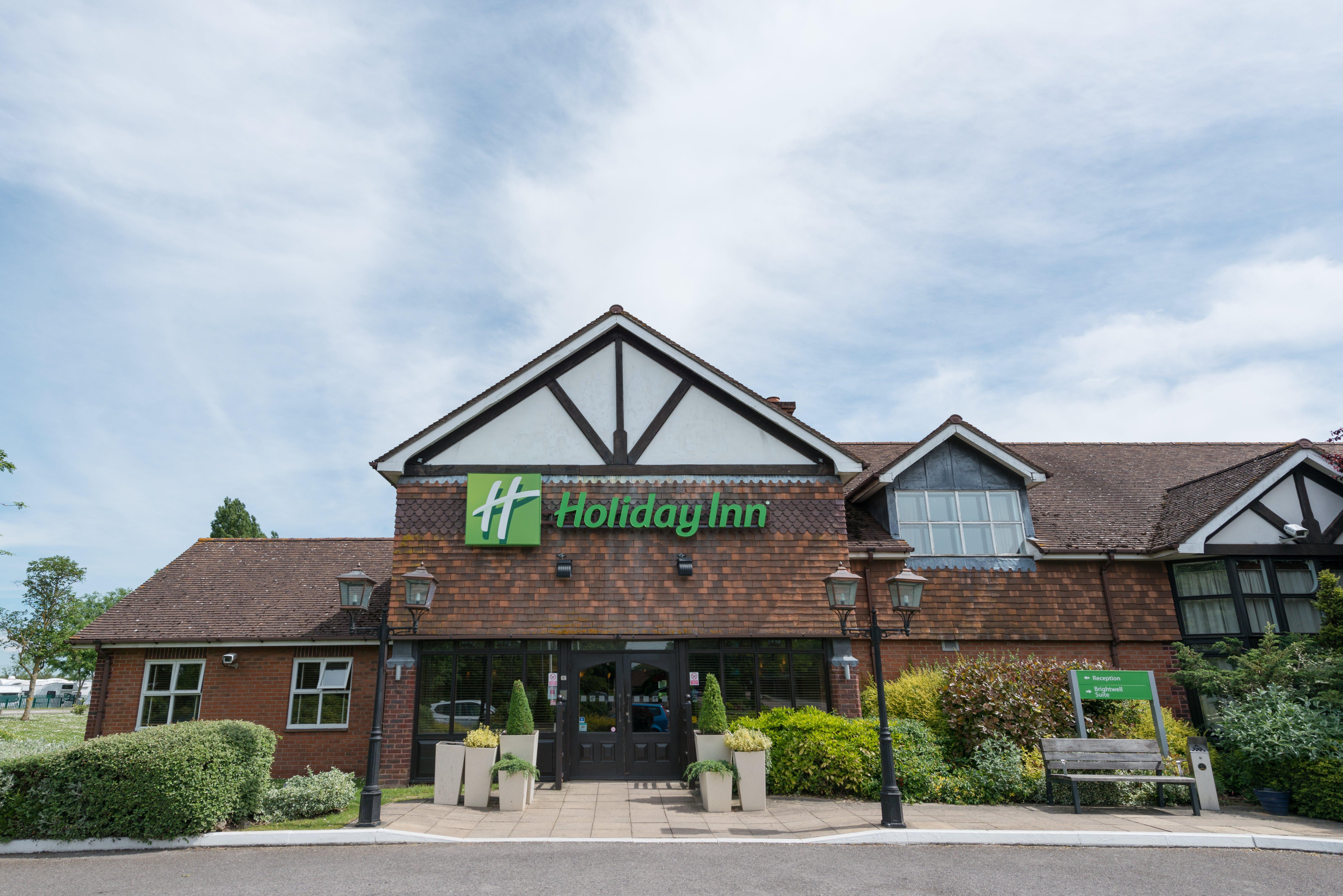 Holiday Inn Reading West By Ihg Экстерьер фото
